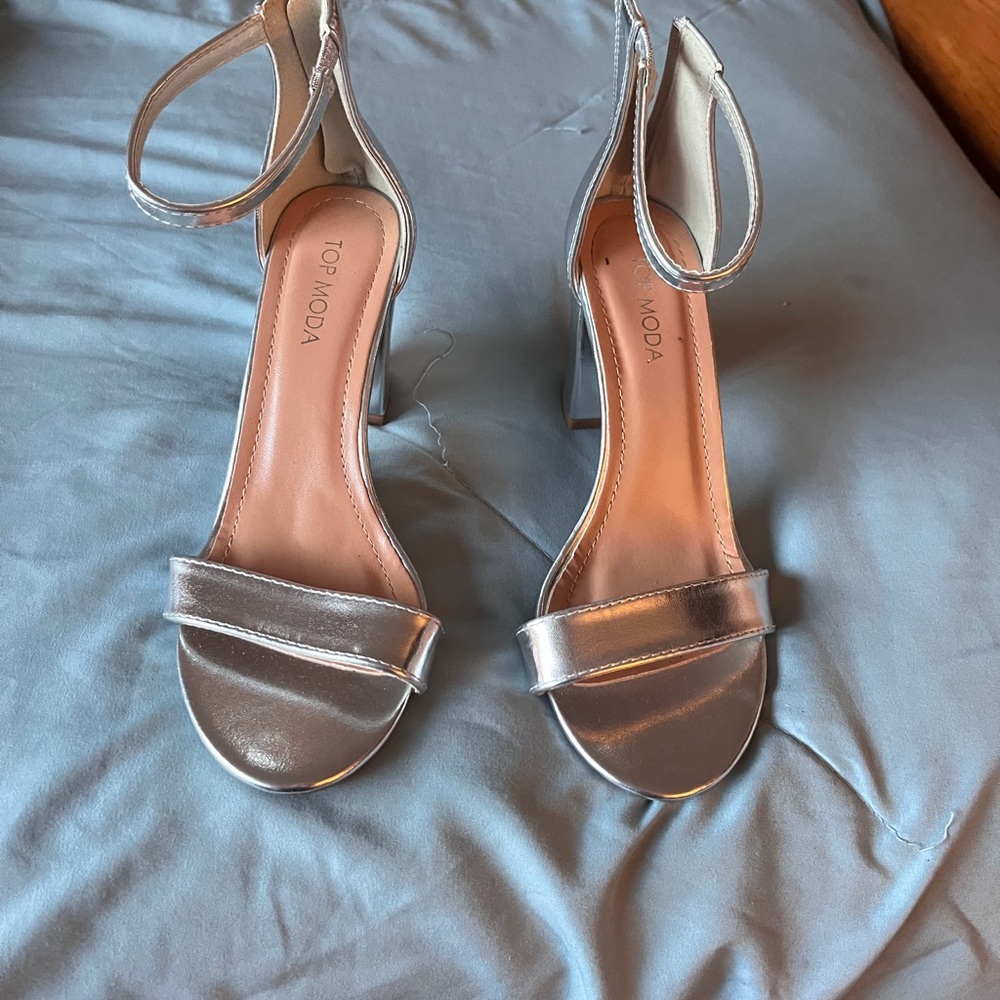TOP Moda Women's Shiny Silver Heels